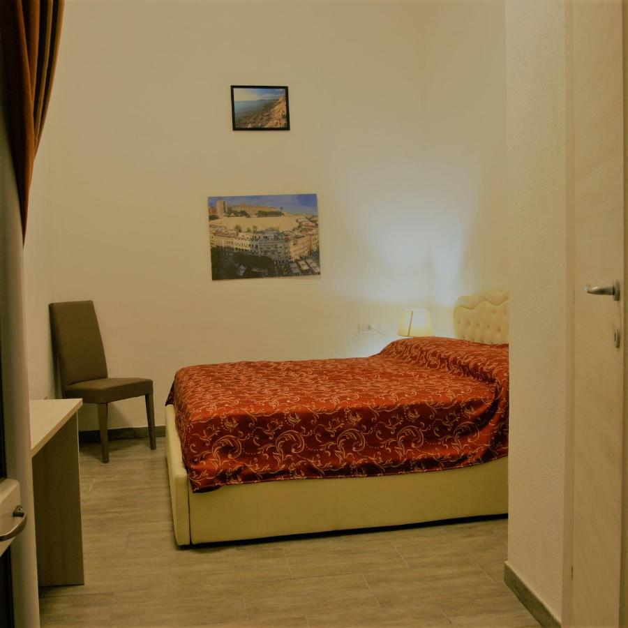 Boutique Oriente Express Hotel Cagliari Bagian luar foto