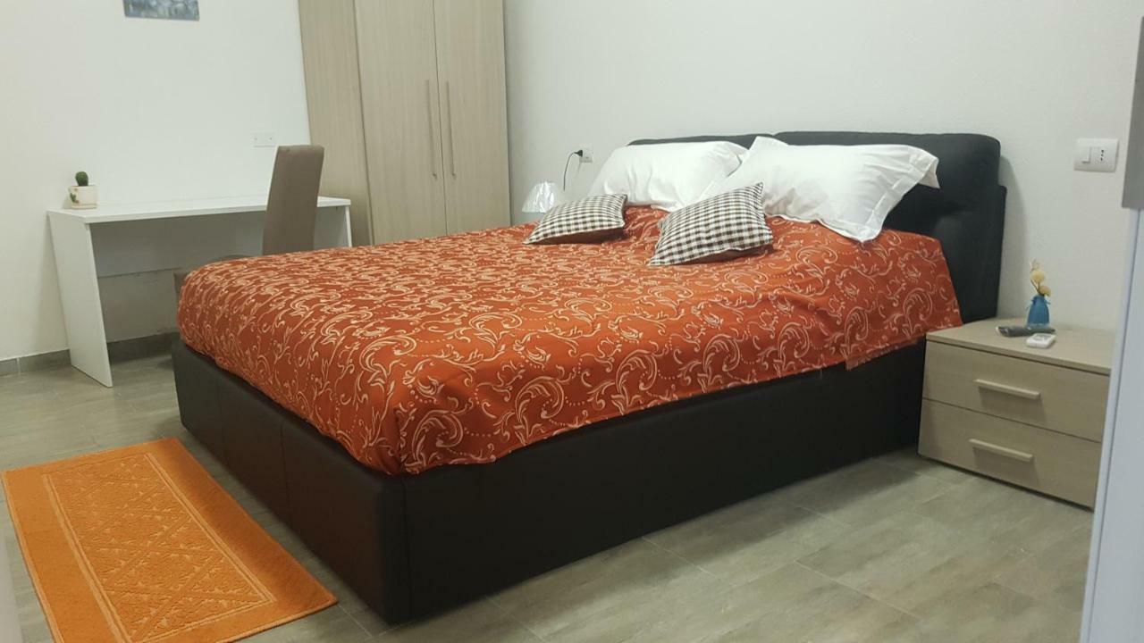 Boutique Oriente Express Hotel Cagliari Bagian luar foto