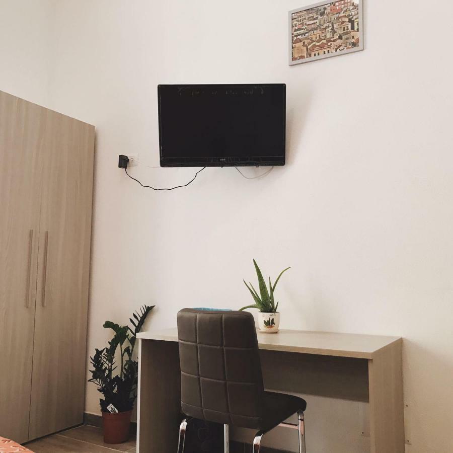 Boutique Oriente Express Hotel Cagliari Bagian luar foto